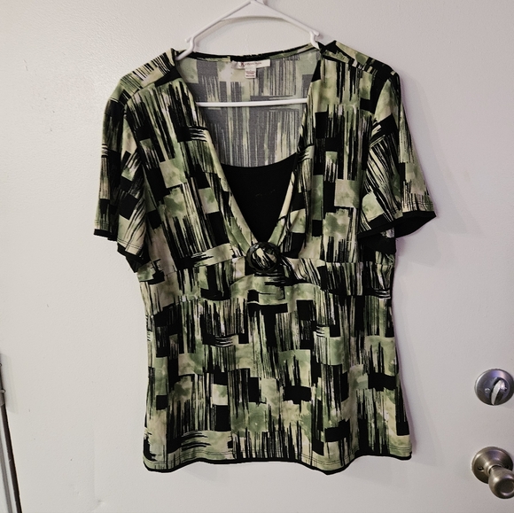 JM Collection Abstract Green and Black Blouse - Picture 4 of 5